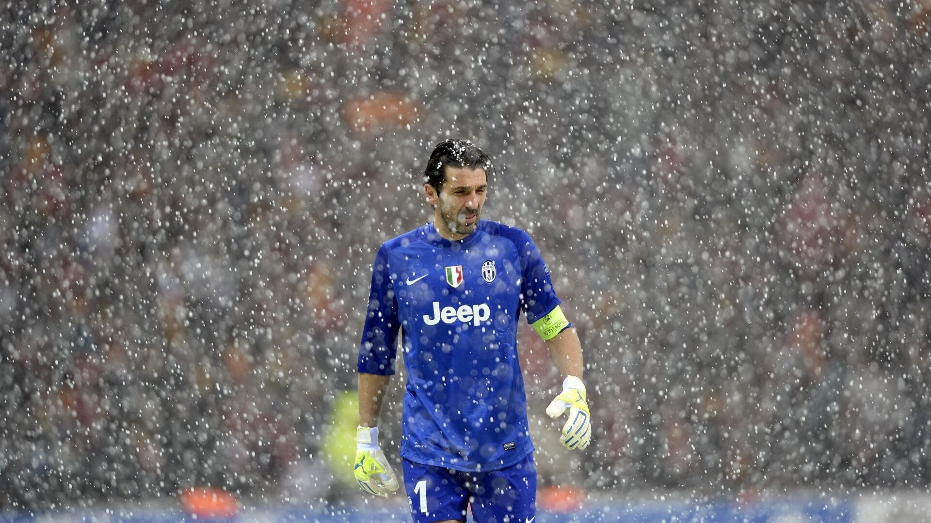 “华金·托比利亚的防守技艺与领导能力，成就美洲狮队的核心防线”